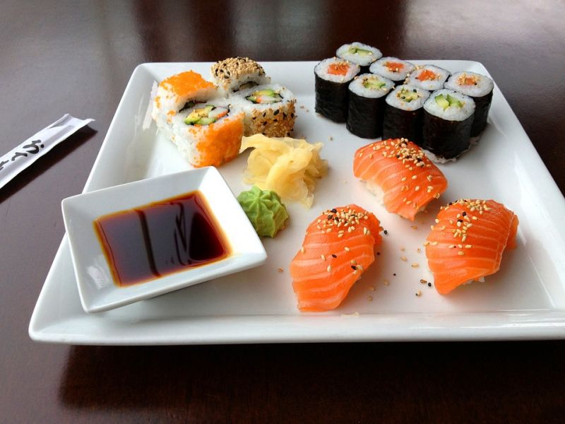 A trip to Japan is incomplete without the sushi dining experience. (Photo: Pixabay) 
