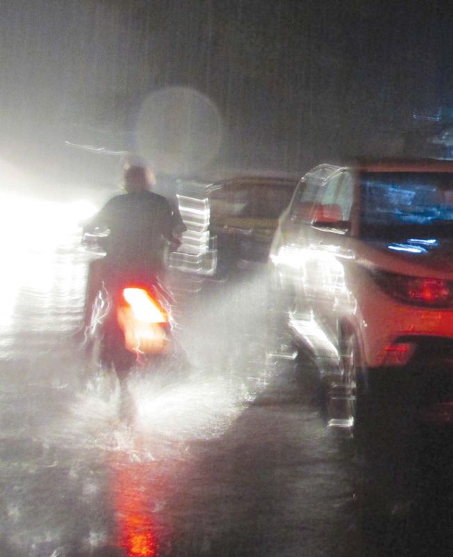 Pre-monsoon showers saw four hour traffic jams in Yelahanka.