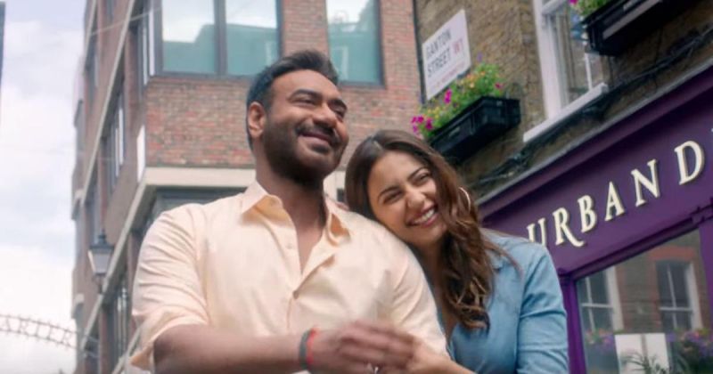 Ajay Devgn and Rakul Preet Singh in the still from the film. (Image Source: YouTube)