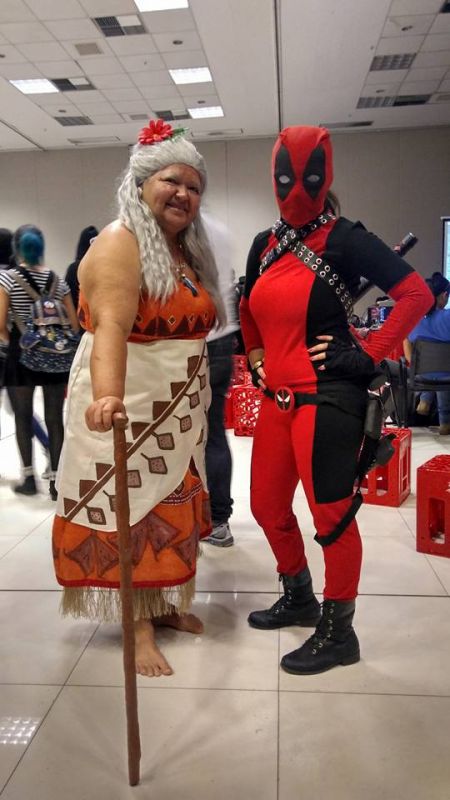 Solange Nascimento Amorim as Gramma Tala from Moana along with fellow Cosplay enthusiast dressed as Deadpool (Photo: Facebook)