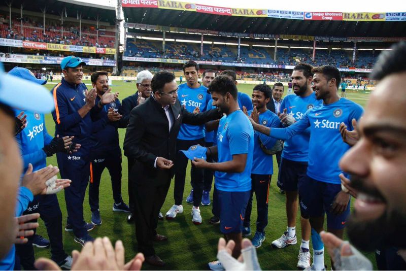 Rishabh Pant receives his first India cap from former India wicketkeeper and current national team selector Saba Karim. (Photo: BCCI)