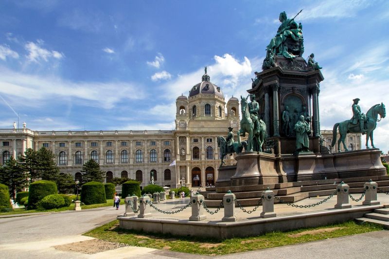 Located in the 7th district of the city of Vienna, MQ is home to a range of installations from large art museums like the Leopold Museum and the MUMOK to contemporary exhibition spaces like the Kunsthalle Wien. (Photo: Pixabay) 