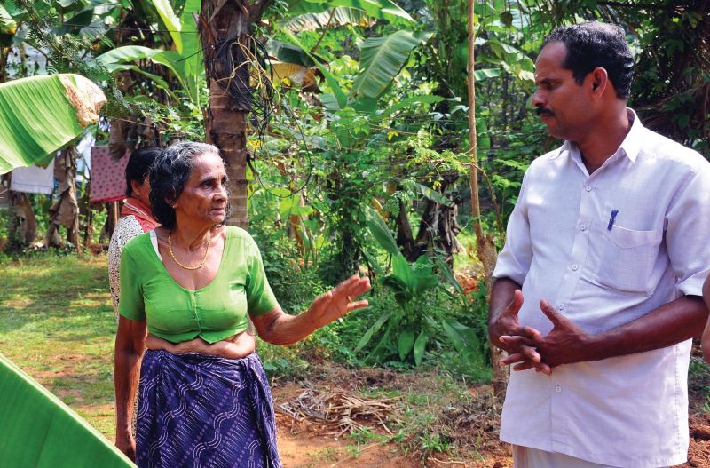 Odangal Karthiyaniyamma shares her sorrows with action council member Babu Pulikunnath 