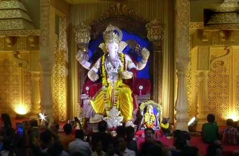 Dalia Sheri, the diamond hub of Surat, attracts thousands of people every year with its exquisite diamond and gold jewellery studded Ganesha idol. (Photo: ANI)