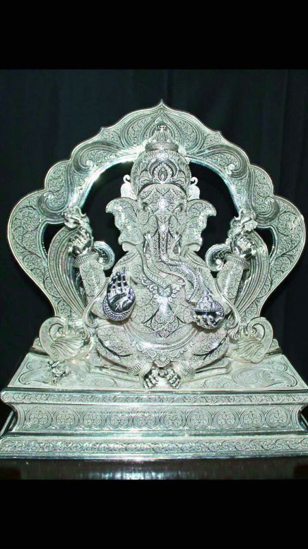The filigree Ganesha idol
