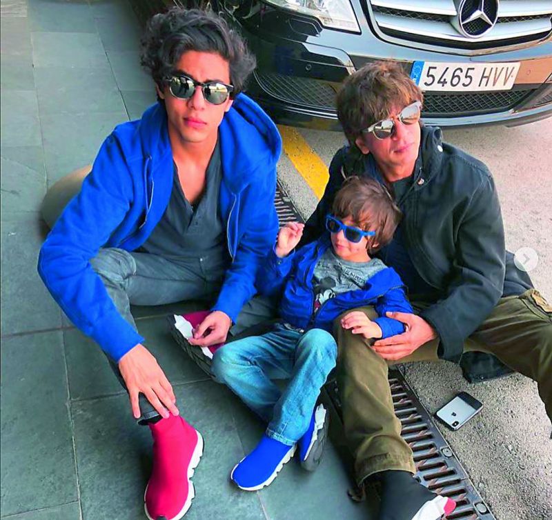 Shah Rukh Khan with sons Aryan and AbRam on the streets of Barcelona