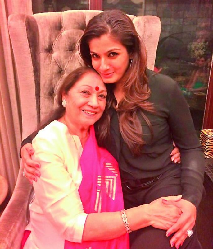 Raveena Tandon with her mother Veena