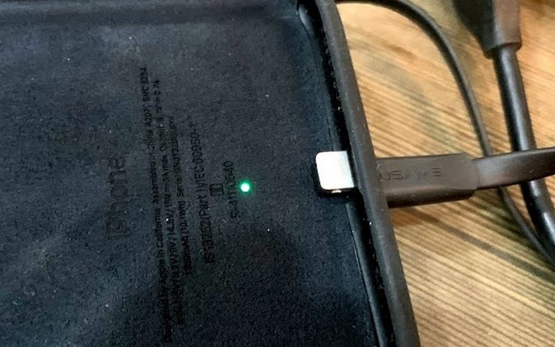 Apple smart battery case