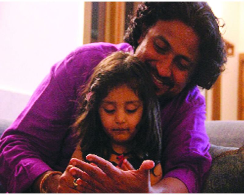 Director Vinod Kapri with protagonist Myra Vishwakarma.
