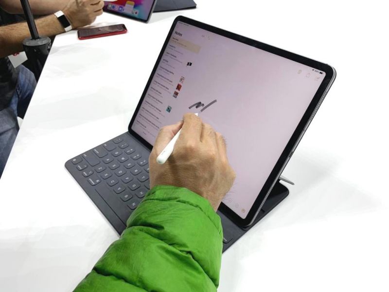 The new Apple Pencil now magnetically straps on to the side of the iPad and can charge wirelessly. It has a touch button for providing shortcuts in various iPad apps. Also, users can tap on the iPad Pro to open the Notes app without hunting for it.