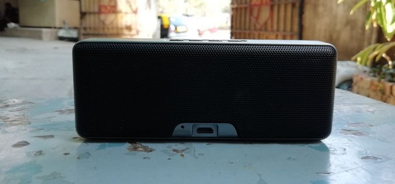 X-mini Xoundbar speaker