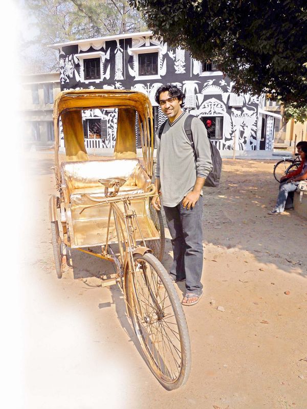 Jeetin Rangher with his golden rickshaw