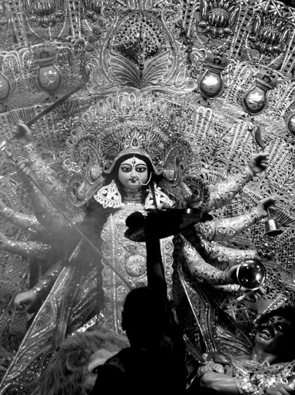Priest worshiping the Goddess during Durga Puja (Photo: Soumyabrata Gupta)