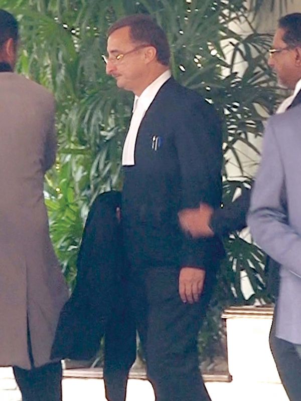 Senior SC lawyer Vivek Tankha coming out of a hotel in Kochi to appear for minister Thomas Chandy in HC on Tuesday. (Photo: DC)