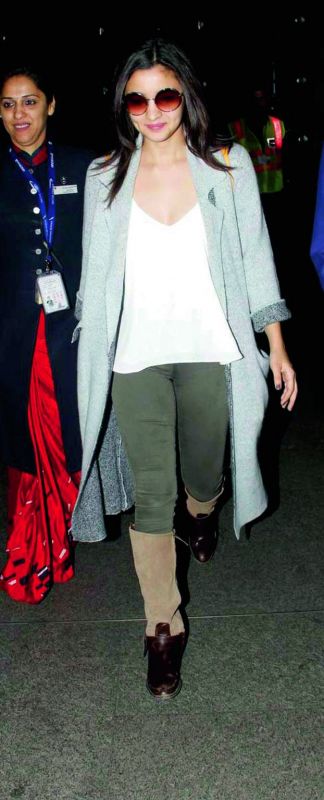 Alia Bhatt always try to keep it comfortable while she is  travelling