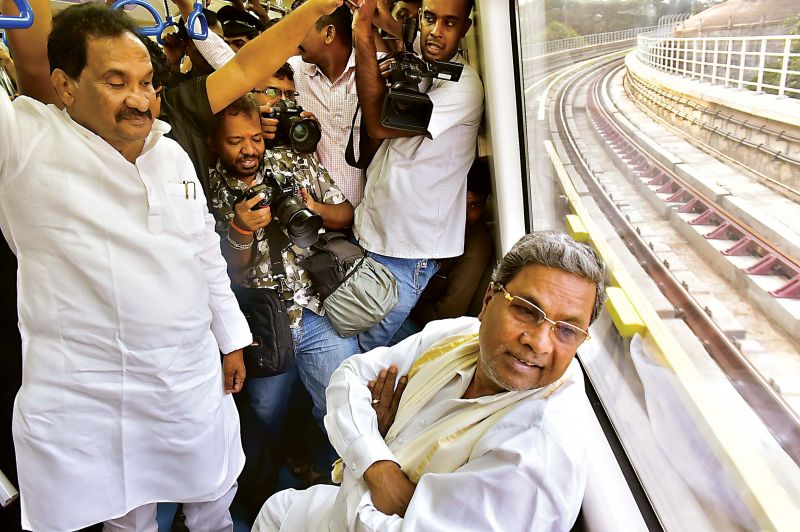 Chief Minister Siddaramaiah getting a first hand experience of the Metro line between Nagasandra and Yelachenahalli on Thursday. The Phase 1 of Namma Metro will be inaugurated by President Pranab Mukherjee on Saturday (Photo: DC) 
