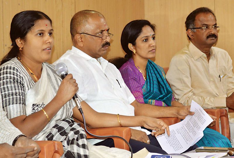 Mayor Gangambike addresses a press conference about the food quality at Indira Canteens. (Photo: DC)