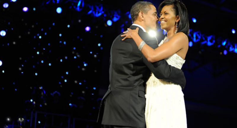 Barack Obama dancing with his wife Michelle Obama. (Photo: AP)