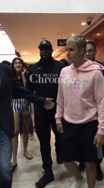 Justin Bieber lands in Mumbai, to enthrall fans in maiden India concert today