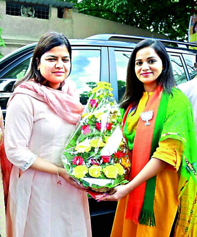 Actress Reshma Rathore of Ee Rojullo fame had committed herself to politics by joining the BJP.