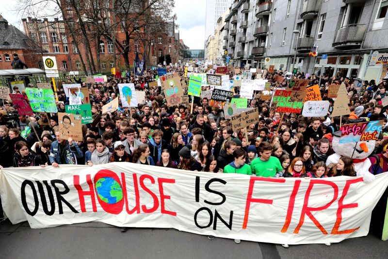 Thousands of students gathered in Berlin, skipping school to take part in a rally demanding action against climate change. (Photo: AP)