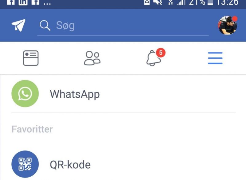 Image showing a dedicated WhatsApp button spotted in Facebook app (Photo: The Next Web/Arvind Iyer)