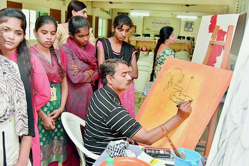 Artist Srikant Babu with students