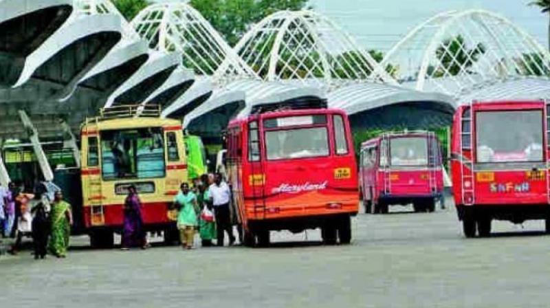 Rush for RTC tickets to Andhra Pradesh