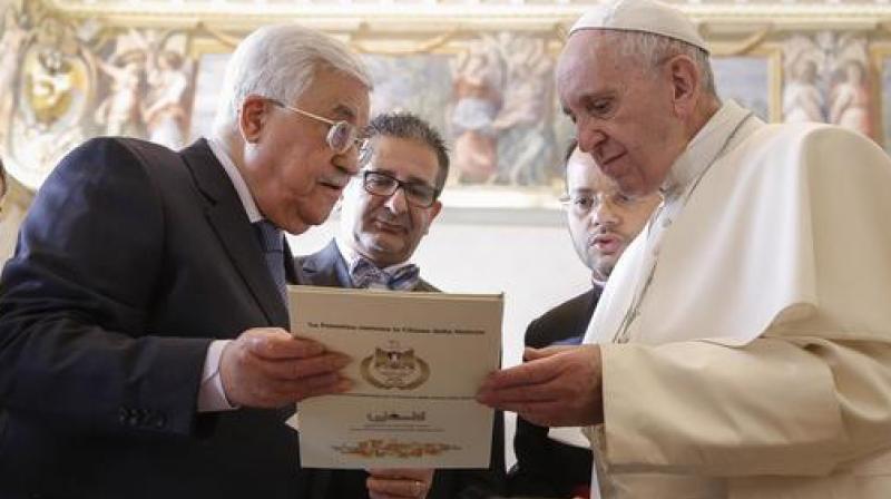 Palestinian President Mahmoud Abbas met with Pope Francis and inaugurated the Palestinian embassy to the Holy See. (Photo: AP)