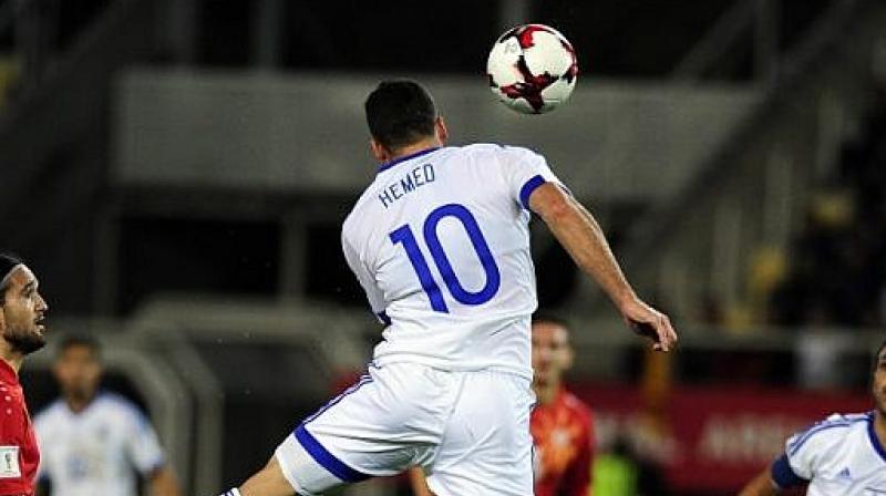 Soccer players must have good balance to play the game well (Photo: AFP)