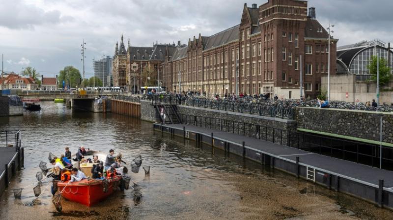 Amsterdam\s eco-friendly canal cruise allows you to take care of the environment?