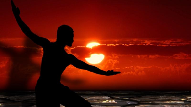 Tai chi is an activity that can be easily taught and that people can do independently at home or at their workplace. (Photo: Pixabay)