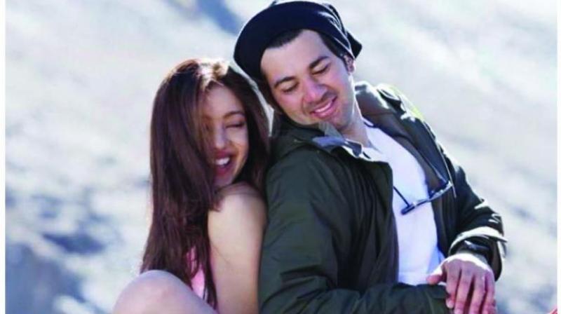 Pal Pal Dil Ke Paas movie review: Treats us to sceneries, but is tirelessly stale