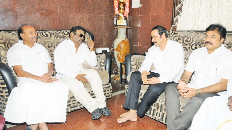 Ramadoss meets Vijayakanth as show of unity in alliance