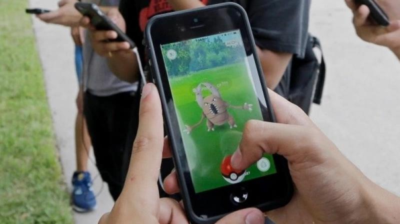 Man stops car in the middle of a highway to catch Pokemon