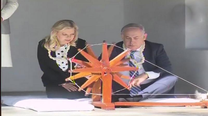 Israeli Prime Minister Benjamin Netanyahu and his wife Sara Netanyahu at Sabarmati Ashram. (Photo: ANI)