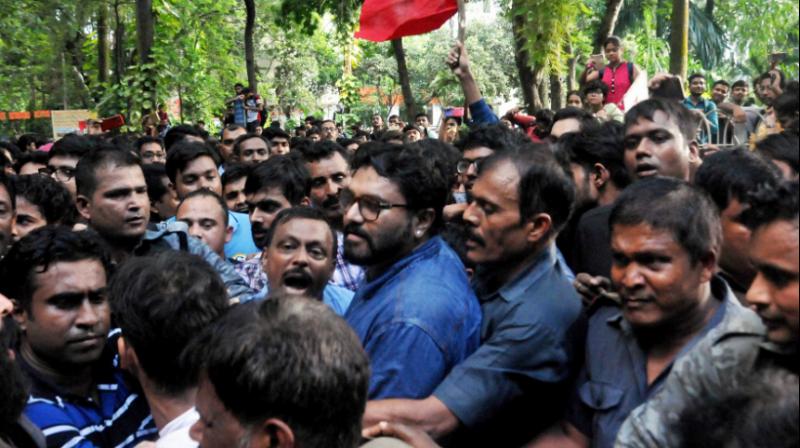 \Won\t be provoked\: Leaders slam Jadavpur University incident, Supriyo remains calm