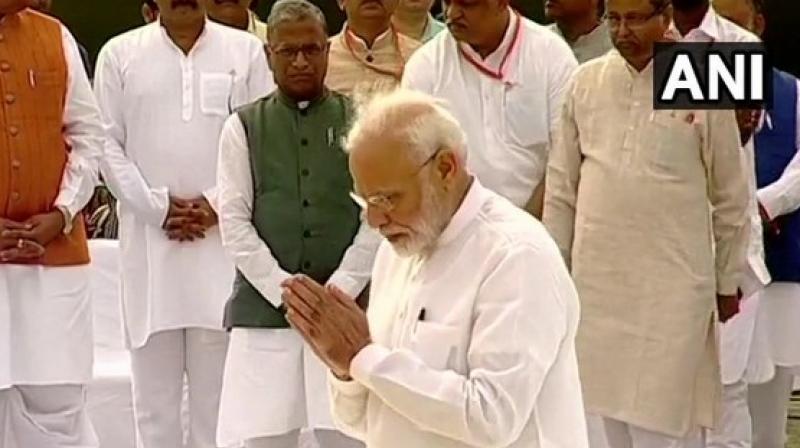 President, PM Modi remember Vajpayee on his first death anniversary