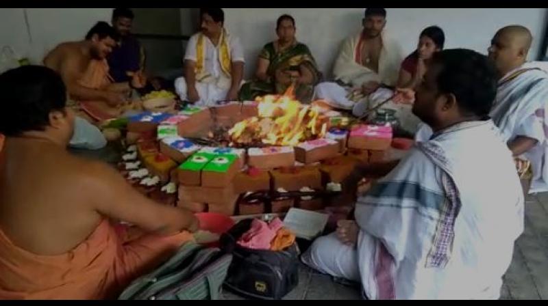 Venkanna, said he conducted a pooja and offered prayers to the Goddess Kali for a win of the Andhra Pradesh Chief Minister N Chandrababu Naidu. (Photo: ANI)