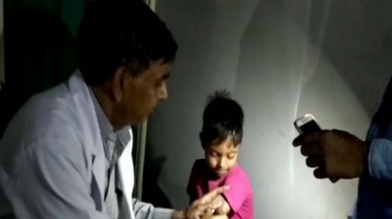 UP: Power cut forces doctors to treat patients using flashlights