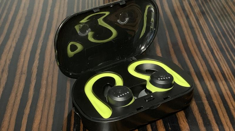 The Boult Audio Tru5ive offers everything a fitness fanatic and music lover requires.