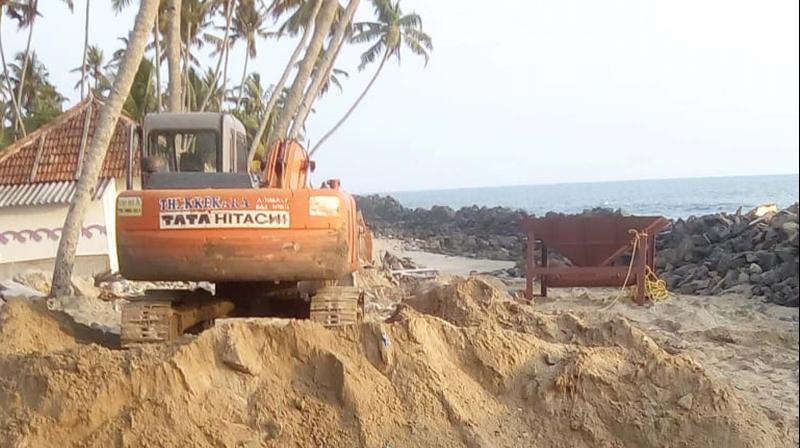 Kochi: Collector instructs to resume seawall work
