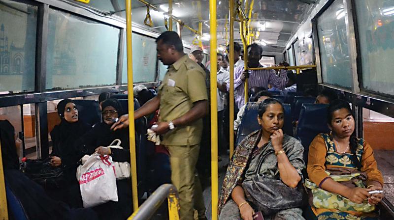 Bengaluru: Faulty ticketing machines force BMTC to issue paper tickets
