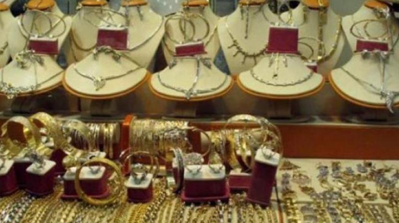 Gems, jewellery exports likely to rise 10 pc in FY17: GJEPC