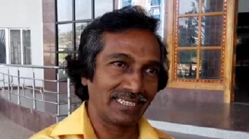 â€˜10 litres of brandy freeâ€™: Tiruppur independent candidate makes election promise