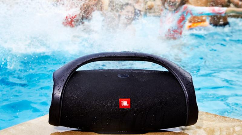 It can also connect to more than 100 JBL Connect+ enabled speakers within Bluetooth range, thus making it a party focussed wireless speaker.