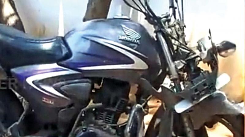 Chennai: Four on two-wheeler ram into tree, two die