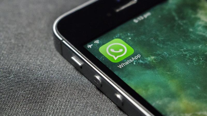 WhatsApp, has rolled out a new feature that will allow its users to share their location with their contacts in real time.