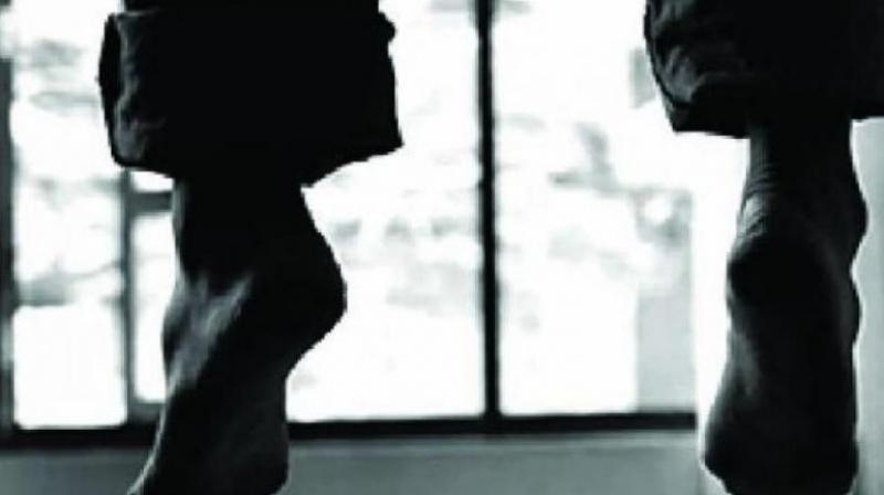 Hyderabad: Couple hang themselves over argument