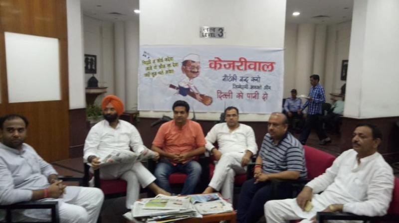 BJP leaders, along with rebel AAP leader Kapil Mishra, are demanding an assurance from Kejriwal to help Delhiites overcome the water â€œcrisisâ€.(Twitter/@Gupta_vijender)